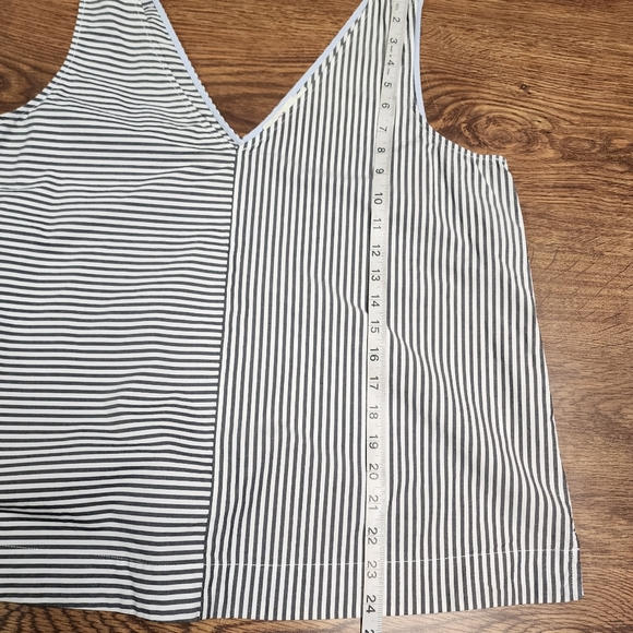 Vineyard Vines Striped V Neck Top With Sash Belt Size Large - Picture 2 of 8